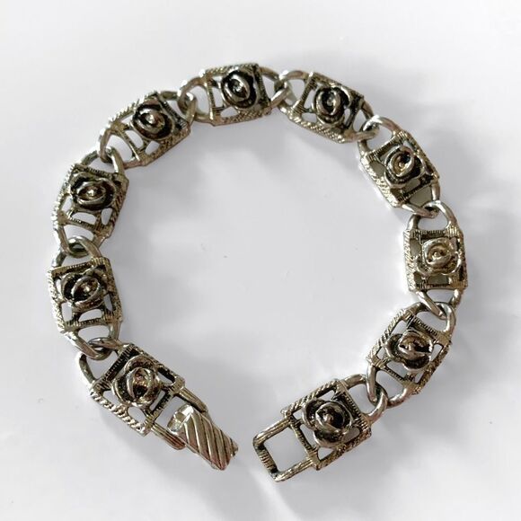 Sarah Coventry Metal Link Rose Bracelet - Picture 1 of 6